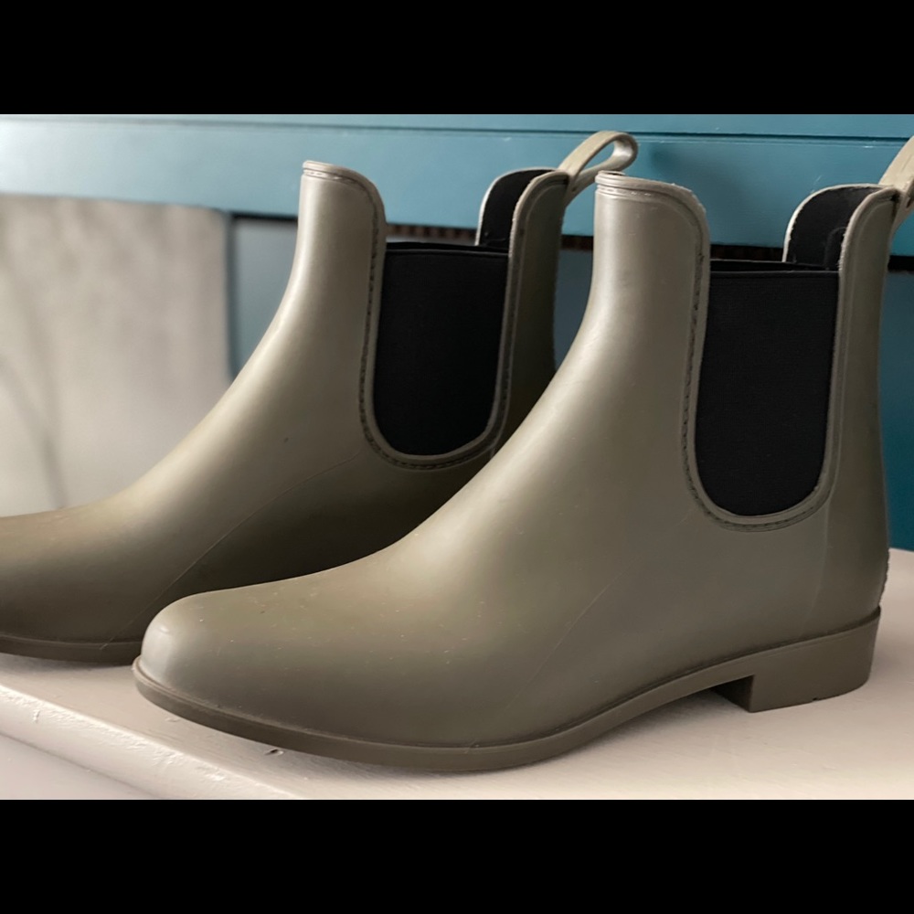 Rain boots